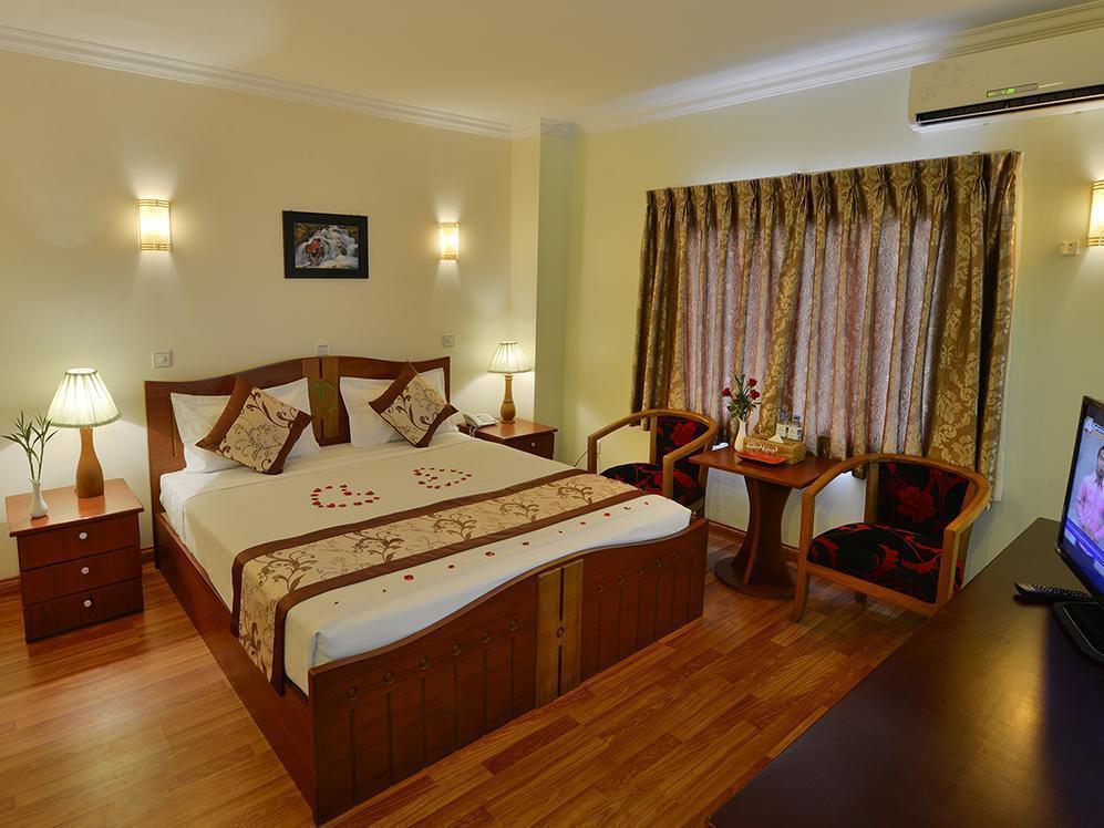 Millennium Hotel Yangon Exterior photo