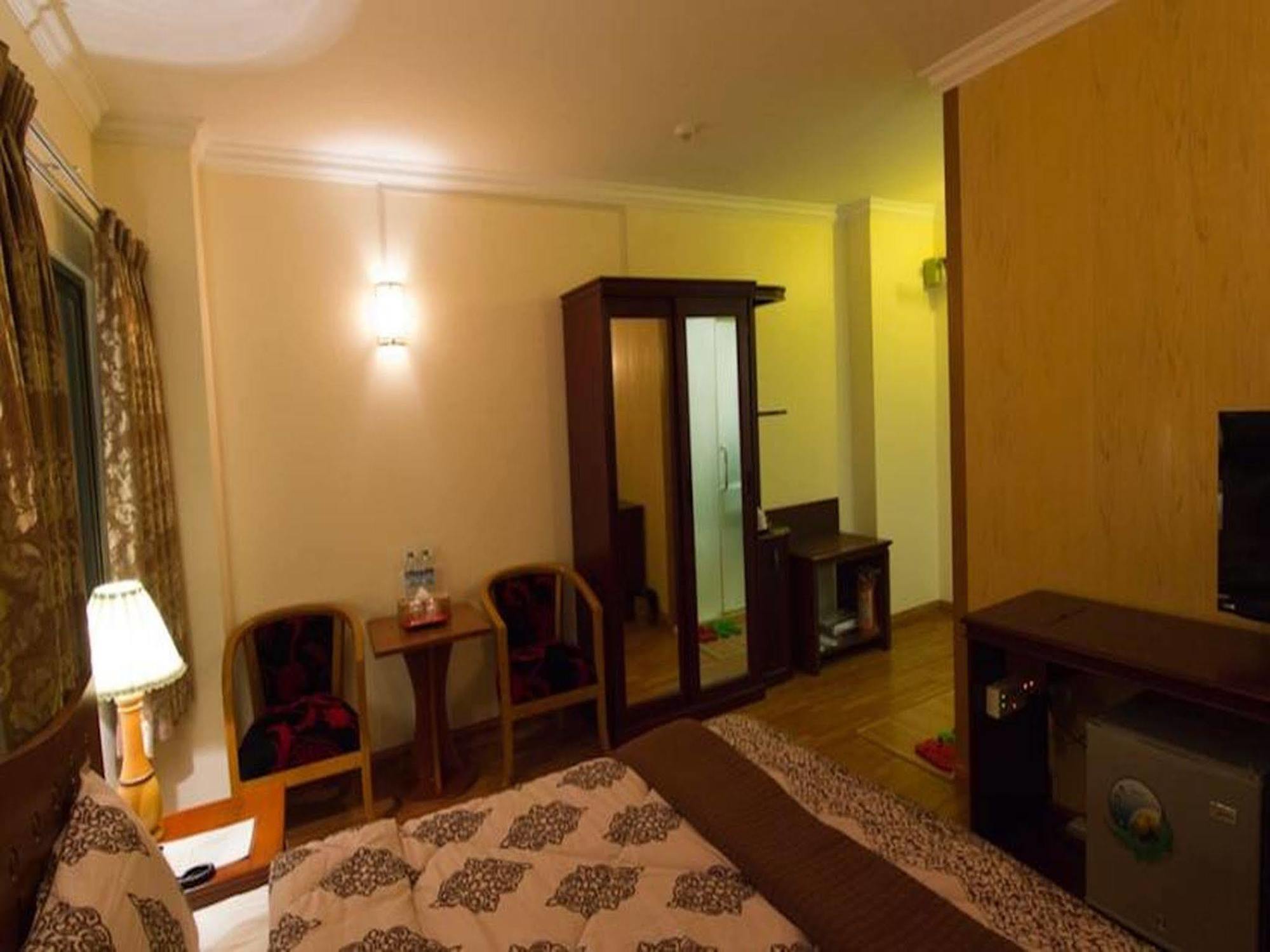 Millennium Hotel Yangon Exterior photo